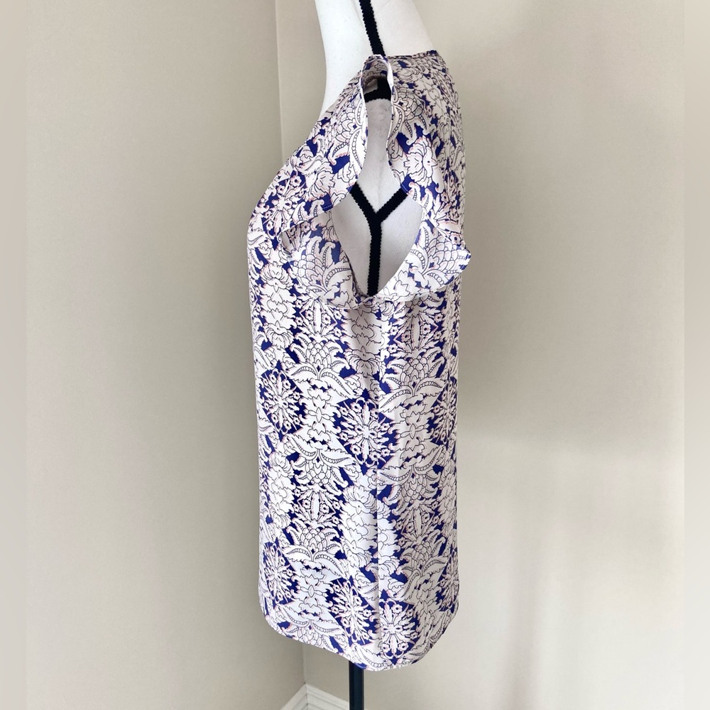 Cabi Stevie Flutter Sleeve Printed Blouse Size M - Picture 8 of 12